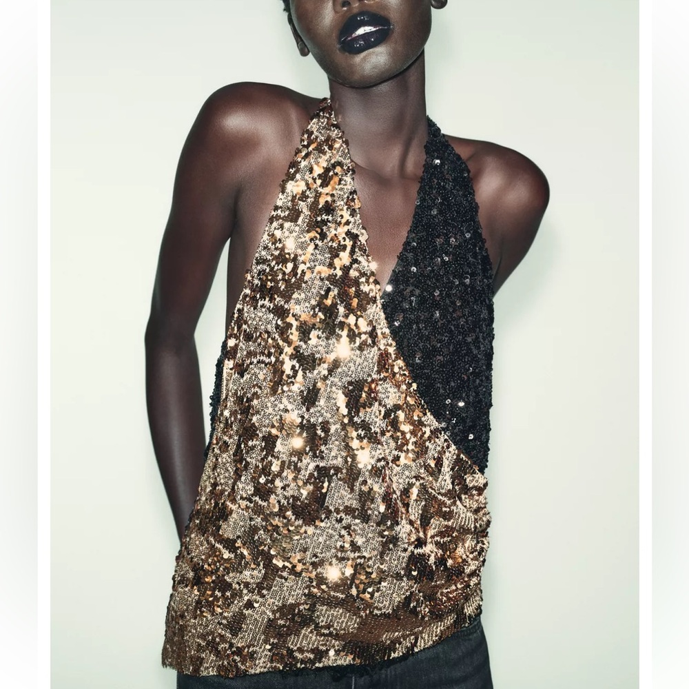 Zara Brand New Size M
Sequin Halter Asymmetric Top in Black and Gold